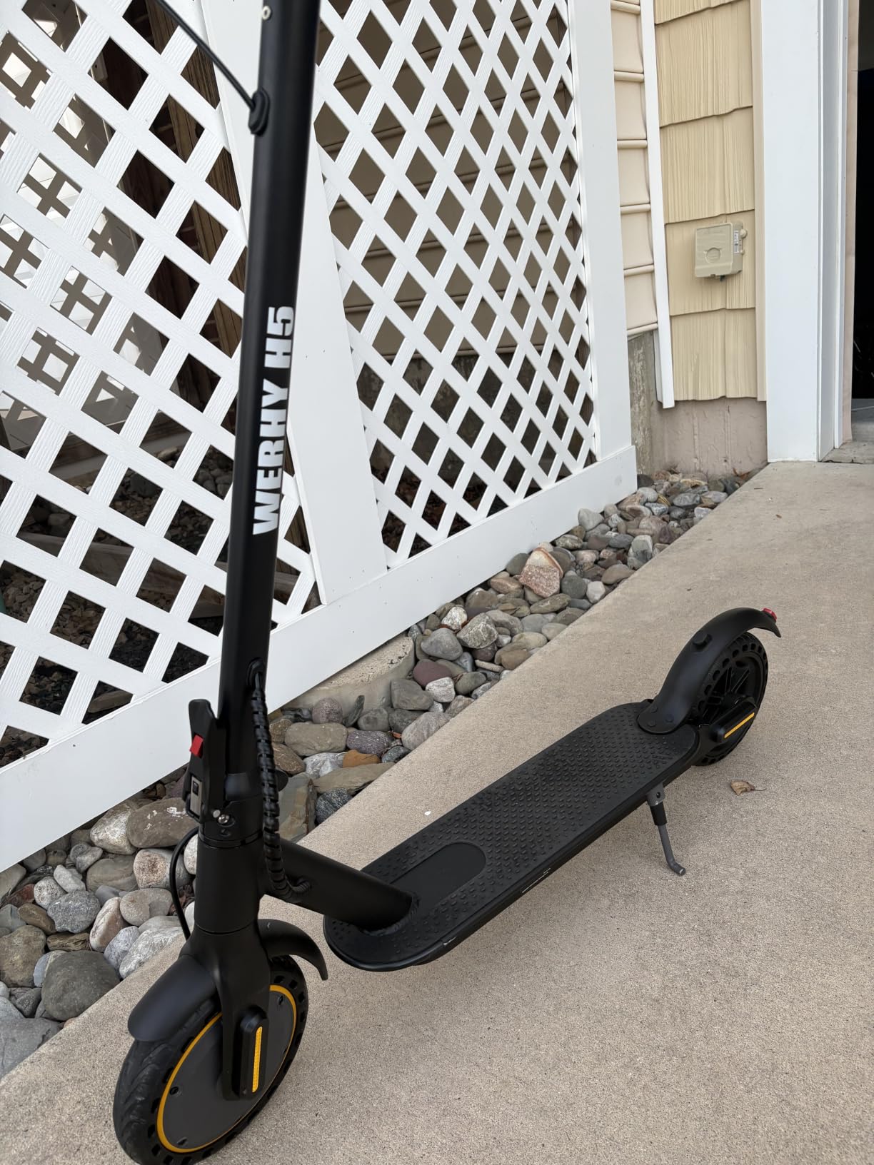 WERHY Electric Scooter, 350W/500W Powerful Motor & 8.5''/10'' Tire customer photo 1