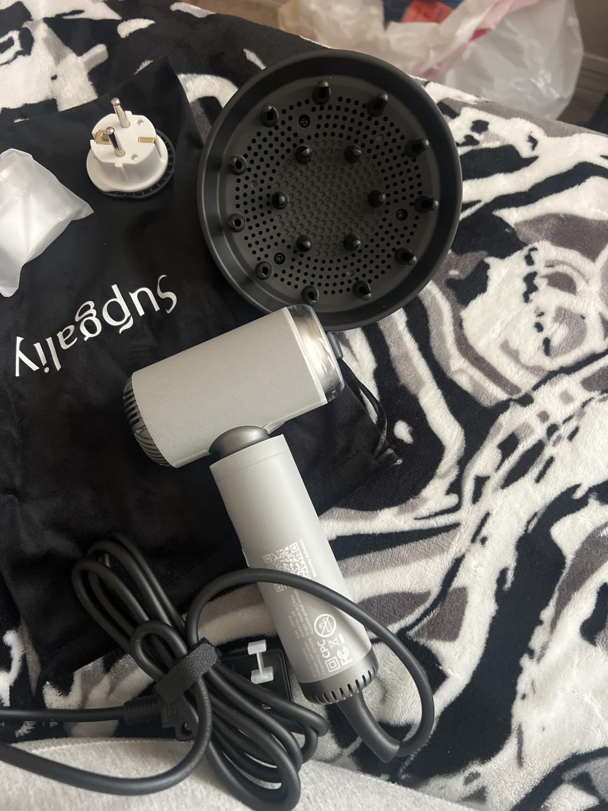 Dual Voltage Travel Hair Dryer, High-Speed Ionic Blow Dryer customer photo 2