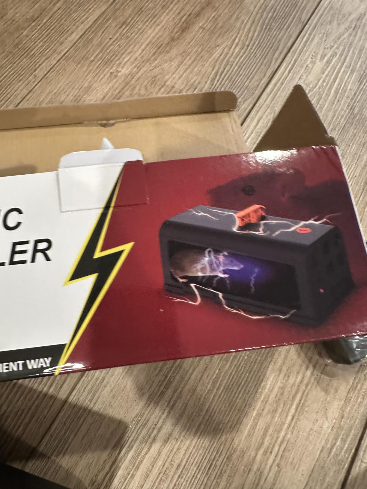 Electric Rat Trap Indoor for Home, 3900V Electronic Rat Trap Zapper with Anti-Escape Baffle, No-Touch Cleanup, Reusable Plug-in Rodent Trap for Home Kitchen Garage customer photo 1